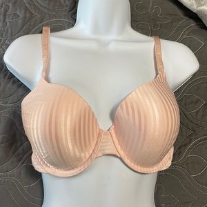 NWT 38B VS T-shirt lightly lined full coverage bra 🌸 light pink satin stripe